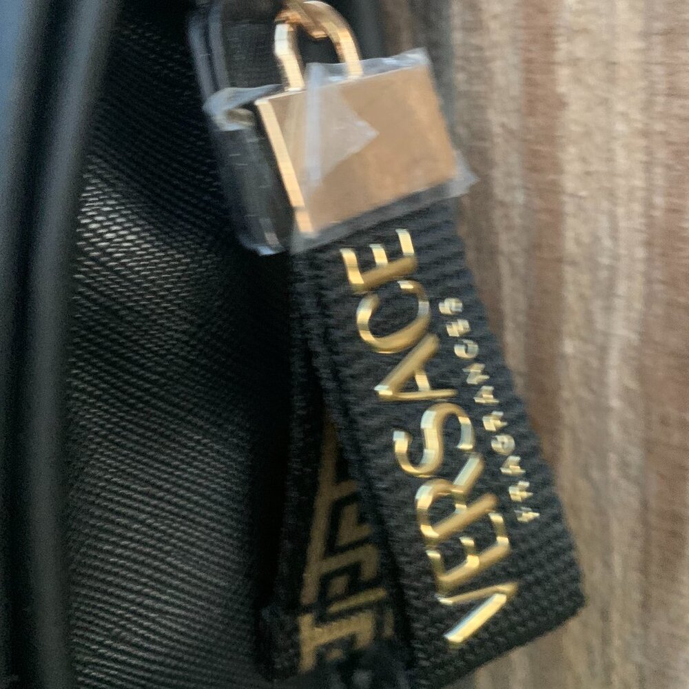VERSACE Crossbody Perfume Cosmetic Clutch Bag Limited Edition NEW Black Gold - Picture 12 of 16